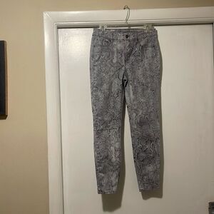 White House black market skinny ankle snakeskin print pants size 2